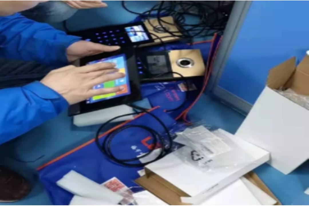  LEELEN dona apparecchiature videocitofoniche intelligenti A aiuti Persone ospedale di Zhengzhou 