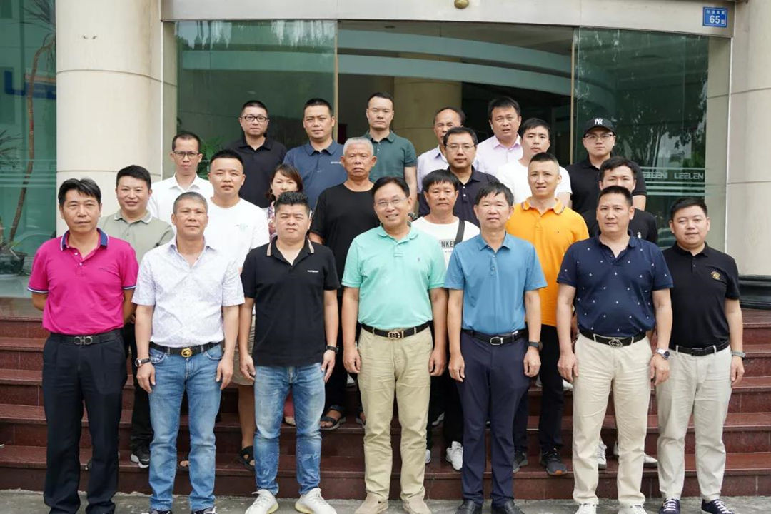 I magnati dell'industria della decorazione degli edifici a Xiamen si riuniscono a LEELEN